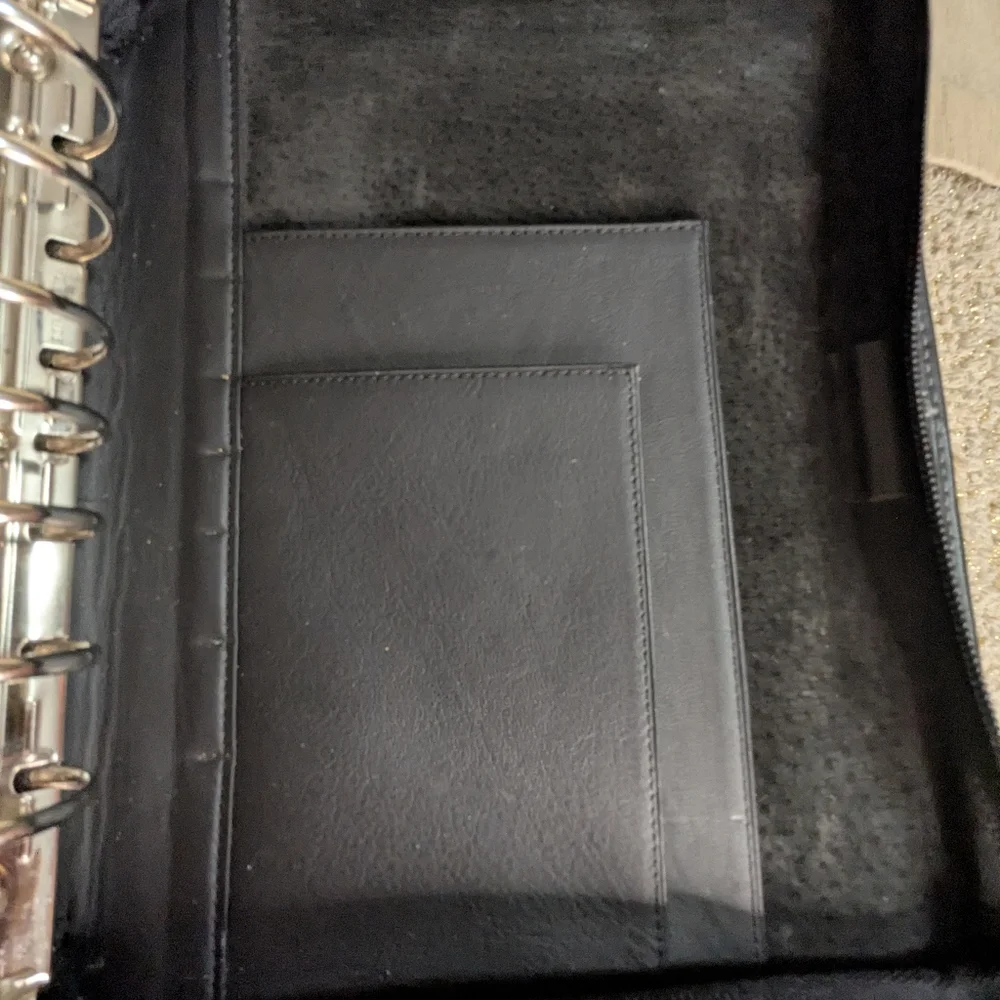 Vintage FRANKLIN COVEY Size 11 x 8.5  Synth Leather ~Planner/Binder Zip